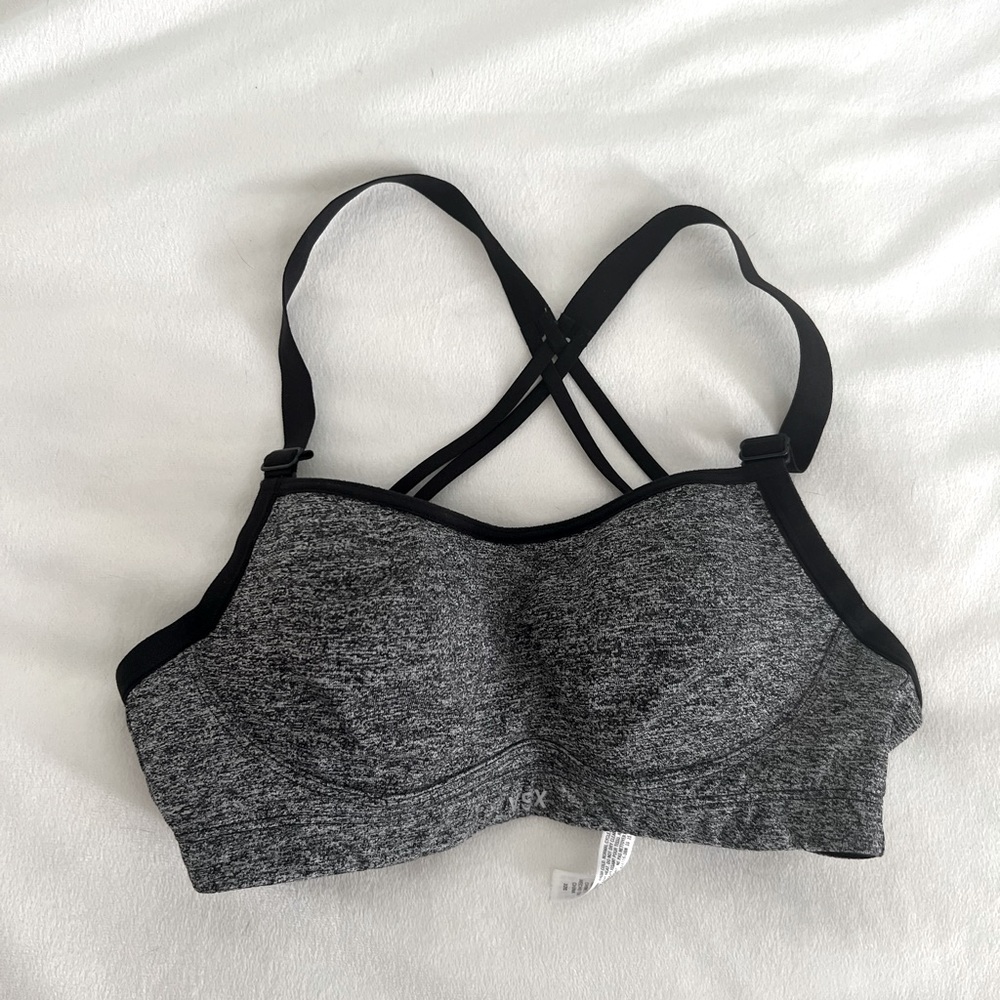 Victoria’s Secret VSX Sports Bra 32C